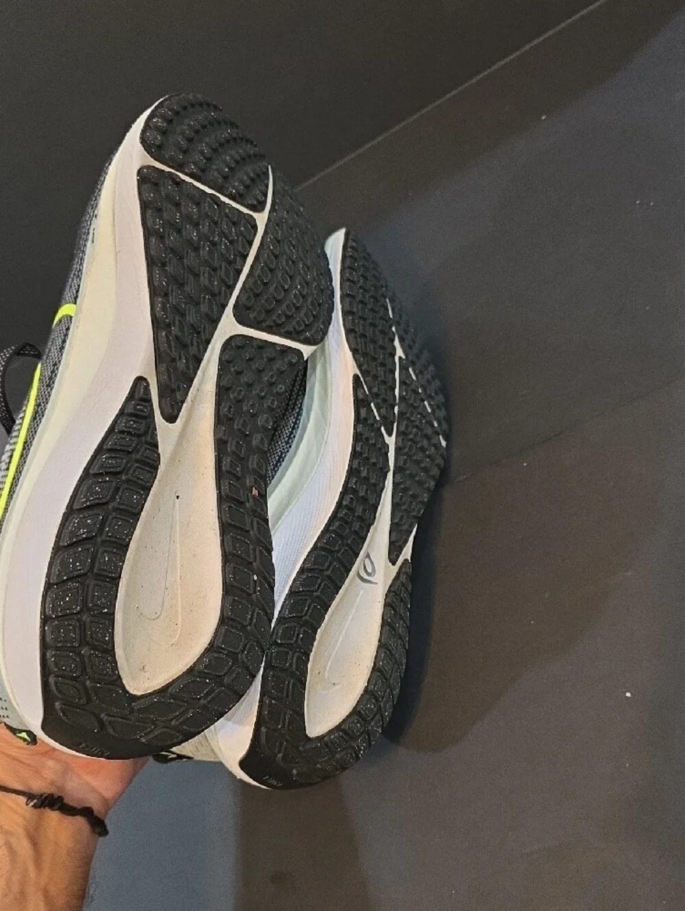 Nike Zoom Vomero 17 Men’s Running Shoes - Black, Gray & Volt Size 10